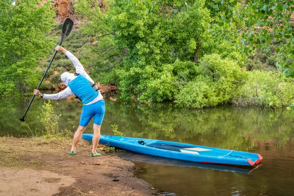 Male Stand Paddler Stretching Warming Paddling Workout Horsetooth Reservoir Fort — Stock Photo, Image