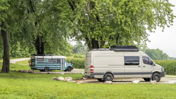 Blackwater Eua Agosto 2023 Mercedes Sprinter Camper Van Trailer Convertido — Fotografia de Stock