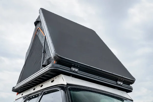 Namiot Otwarty Dachu Suv Koncepcja Kempingu Samochodowego — Zdjęcie stockowe