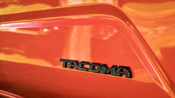 Loveland Usa Août 2023 Toyota Tacoma Détail Camion Logo Sur — Photo