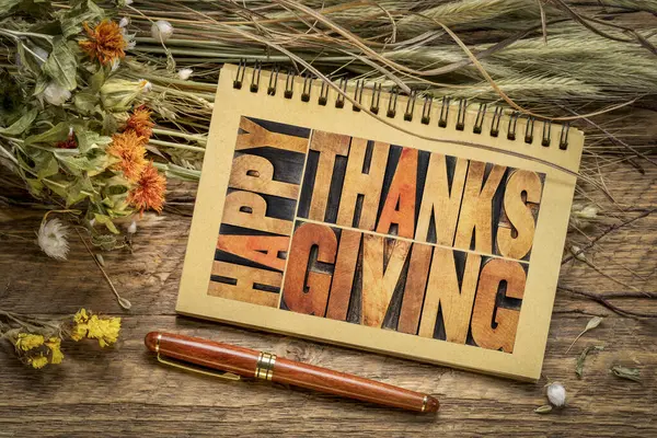 Happy Thanksgiving Test Vintage Letterpress Wood Type Spiral Notebook Floral — Stock Photo, Image