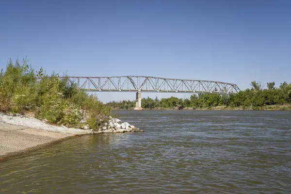 Rampa Barco Ponte Treliça Sobre Rio Missouri Brownville Nebraska — Fotografia de Stock
