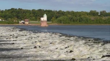 Düşük Su Barajı, Mississippi Nehri üzerindeki hızlı ve su kulesi St Louis, Missouri 'deki Kayalar Zinciri' nde.