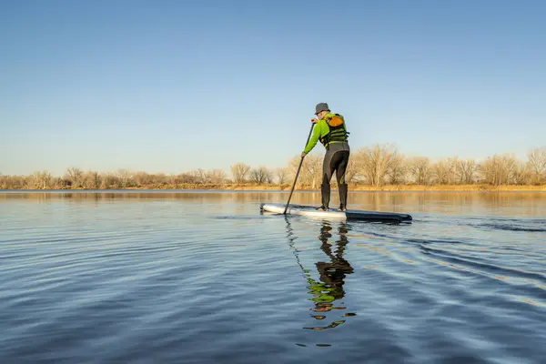 Senior Male Paddler Paddling Stand Paddleboard Calm Lake Early Spring — Stock Photo, Image