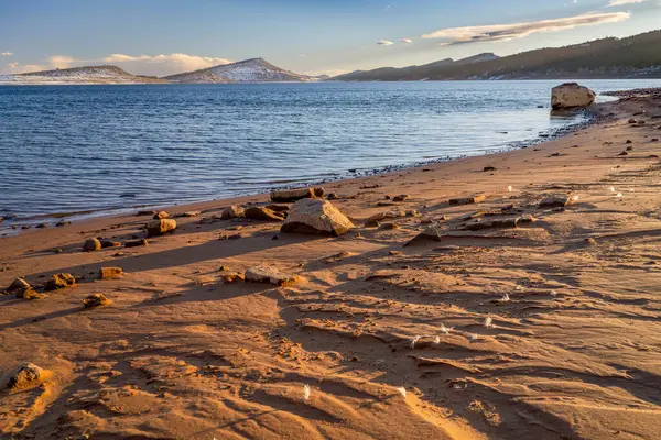 科罗拉多州北部卡特湖冬季风景 海岸泥泞 — 图库照片