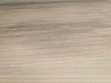 Missouri 'nin merkezindeki ekili mısır tarlalarının bahar havası manzarası