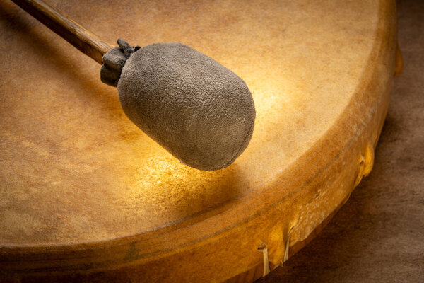 подсветка, ручная работа, коренной американский стиль, барабан рамка шамана покрыты козий шкурой с битером