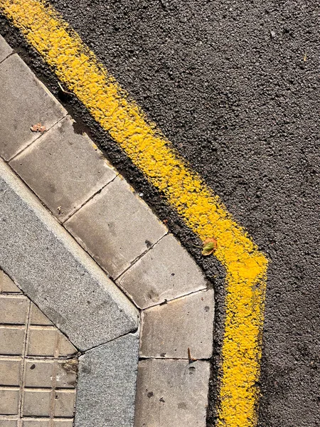 Líneas Tráfico Pintadas Sobre Asfalto Una Calle Barcelona — Foto de Stock