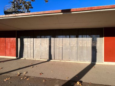 Şehirdeki bir duvarda