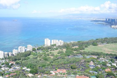 Hawaii ABD 'nin Oahu adasındaki Honolulu County' deki Diamond Head Krateri 'nden Waikiki Bölgesi' nin görüntüsü.