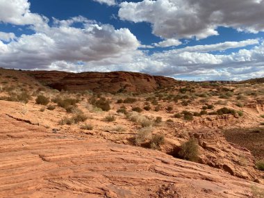 Fotoğraf: Navajo Yukarı Antilop Kanyonu 'nun arka tarafındaki Powell Gölü Navajo Kabile Parkı' nda. Page yakınlarında, Arizona, ABD.