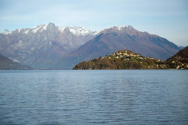 Jezerní Krajina Horami Pozadí Horizontální Pohled — Stock fotografie