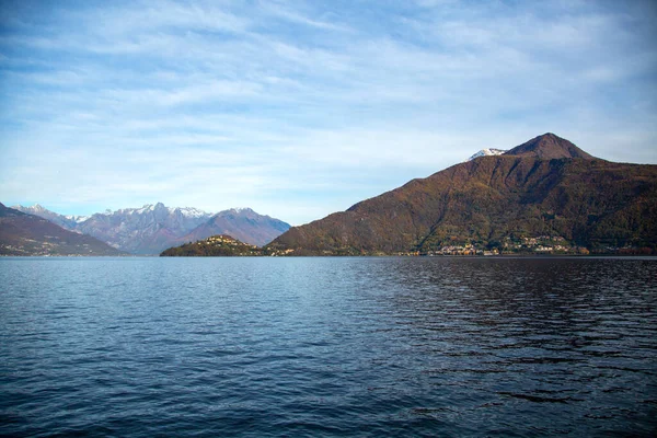 Jezerní Krajina Horami Pozadí Horizontální Pohled — Stock fotografie