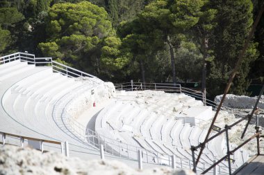İtalya 'nın Syracuse kentindeki antik Yunan tiyatrosuna bakış