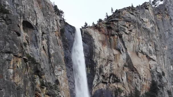 Top Bridal Veil Falls Yosemite National Park California Rock Wall — Stock videók