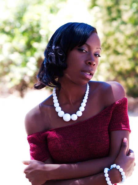 매력적 아프리카 미국인 여인붉은 — 스톡 사진