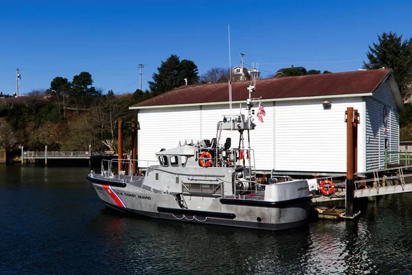 Grey United States Coast Guard Motor Lifeboat Dock Depoe Bay — Φωτογραφία Αρχείου