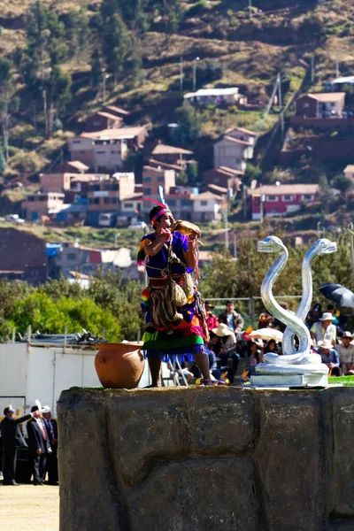 Man Traditional Costume Blowing Conch Shell Inti Raymi Festival Cusco — стокове фото