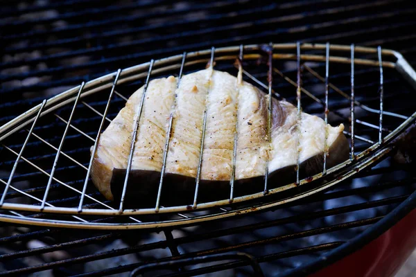 Outdoor Barbeque Grill Swordfish Steak Cooking Fish Basket — Stock Photo, Image
