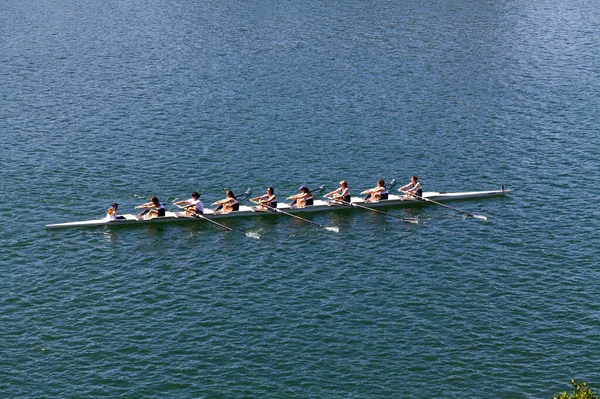 Mujer Rowing Crew Out Lake Natomas Folsom California Remos Agua —  Fotos de Stock