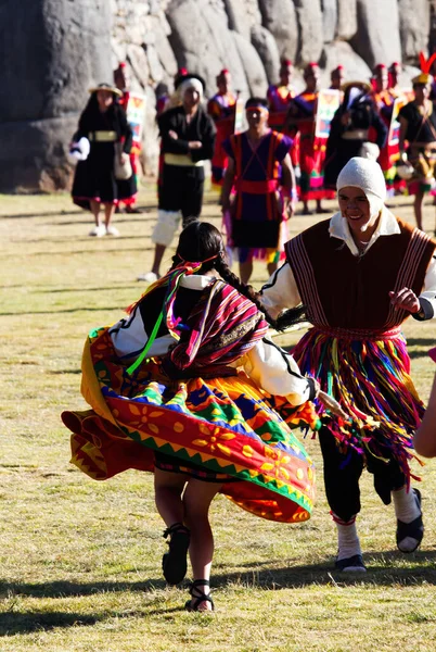 Geleneksel Kostümlü Erkek ve Kadın İnti Raymi Festivali Cusco Peru Güney Amerika