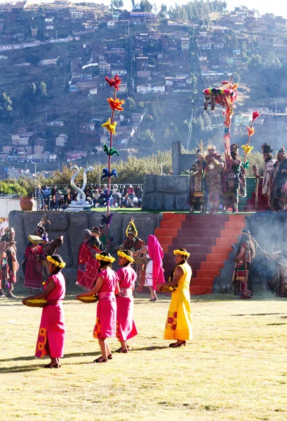 Inti Raymi Festival Med Män Och Kvinnor Traditionell Kostym Rökare — Stockfoto