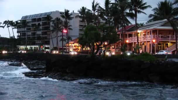 Ali Drive Night Kailua Kona Hawaii Вогні Автомобілі Люди Великий — стокове відео