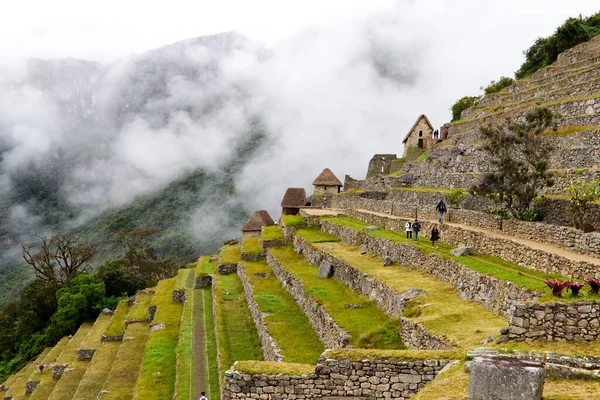 Nuvens Rolando Montanha Fundo Como Alguns Passeio Turístico Machu Picchu — Fotografia de Stock