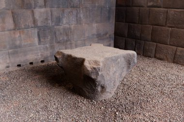 Cusco Peru 'daki İnka Taş Masası ve Duvarları Taşlı Güney Amerika
