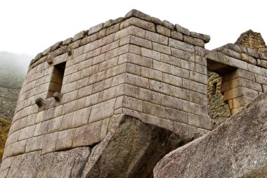 Taş Oda İnka Machu Picchu Peru 'yu harap etti Pencere ve Kapısı olan Güney Amerika