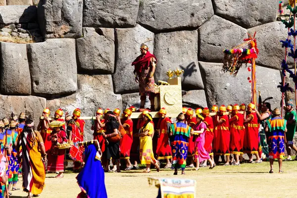 Festival Inti Raymi Hommes Femmes Habillés Costume Traditionnel Roi Inca — Photo