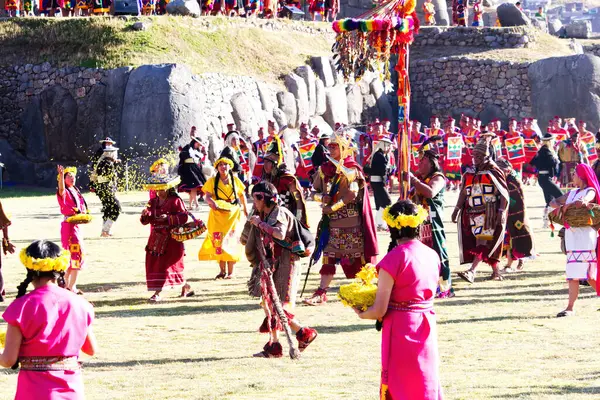 Homens Mulheres Traje Traditonal Para Inti Raymi Festival Cusco Peru Fotografia De Stock