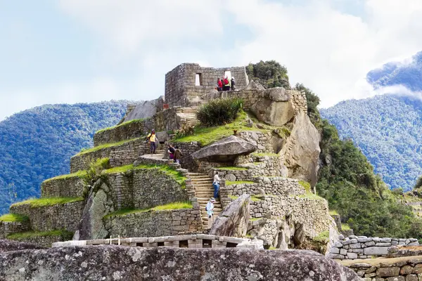 Touristes Exploration Machu Picchu Inca Stone Ruines Pérou Amérique Sud Photos De Stock Libres De Droits