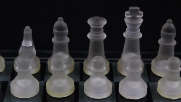 Pohyb Fotoaparátu Minulé Skleněné Šachové Figurky Startovní Poloze Stock Video