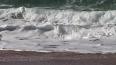 Kum Sahili 'ndeki Kaliforniya' da Okyanus Dalgalarının Sıkışık Çekimi