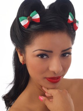 Çıplak Omuz Portresi Beyaz Arkaplanda Eli Olmuş Güzel Latin Kadın