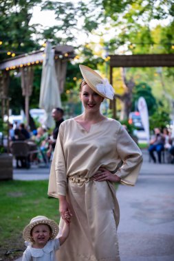 Macaristan Budapeşte 25 Ağustos 2022 Budapeşte Nostaljik zaman yolculuğu Budapeşte Şehir Parkı 'nda 1920' lerin tarzında. Boş Kamu Etkinliği !!!  