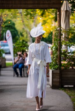 Macaristan Budapeşte 25 Ağustos 2022 Budapeşte Nostaljik zaman yolculuğu Budapeşte Şehir Parkı 'nda 1920' lerin tarzında. Boş Kamu Etkinliği !!!  