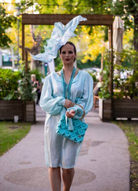 Macaristan Budapeşte 25 Ağustos 2022 Budapeşte Nostaljik zaman yolculuğu Budapeşte Şehir Parkı 'nda 1920' lerin tarzında. Boş Kamu Etkinliği !!!  