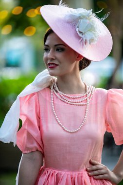 Macaristan Budapeşte 25 Ağustos 2022 Budapeşte Nostaljik zaman yolculuğu 1920 'lerin tarzında. Tasarımcı: Boş Kamu Etkinliği !!!  