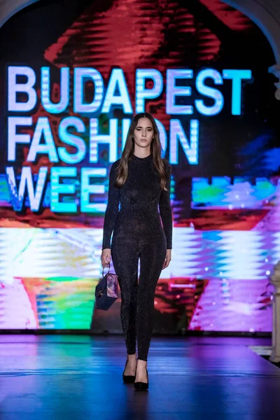 Magyarország Budapest Jubileumi Budapest Fashion Week Ősz Divatbemutató Kifutópályán Divattervező — Stock Fotó