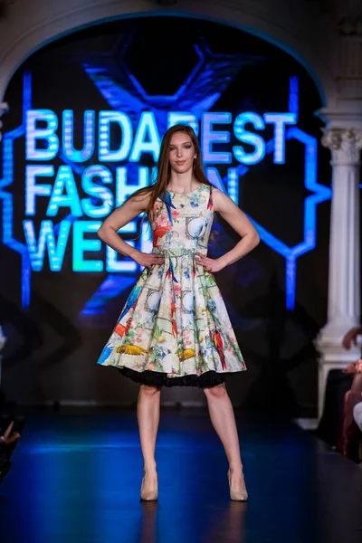 Budapeşte Macaristan Mayıs 2023 Budapeşte Moda Haftası Koleksiyon Tasarımcısı Elli — Stok fotoğraf