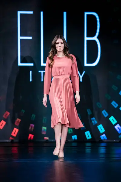 匈牙利布达佩斯2023年5月 布达佩斯时装周系列设计师Elli — 图库照片