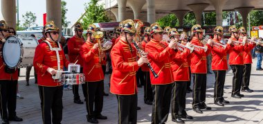 Budapeşte, Macaristan Jun. 22-25 2023: Harley Davidson Budapeşte 'de 120 yıl dönümü motosiklet şovu, Brass bandosu