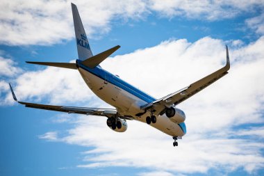 Budapeşte Macaristan Temmuz 'u. 30, 2023: KLM Havayolları Boeing 737 Budapeşte Uluslararası Havaalanına iniyor..