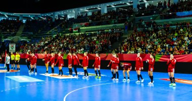 Macaristan Tatabanya - 28 Şubat 2024: Hentbol Kadınlar EHF EURO 2024 ön eleme karşılaşması Macaristan - İsviçre 38: 26.