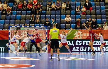 Macaristan Tatabanya - 28 Şubat 2024: Hentbol Kadınlar EHF EURO 2024 ön eleme karşılaşması Macaristan - İsviçre 38: 26.