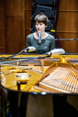 Gyor Macaristan - 02 Aralık 2022 Boogie Woogie festivali. Richter Hall Festivali 'nde Dniel Balzs Üçlüsü ve daha birçok canlı müzik çalıyor.. 