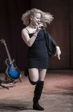 Gyor Macaristan - 02 Aralık 2022 Boogie Woogie festivali. Richter Hall Festivali 'nde Dniel Balzs Üçlüsü ve daha birçok canlı müzik çalıyor.. 