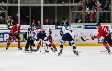 Macaristan Szekesfehervar 19. Nisan. - 24. Macaristan, Norveç buz hokeyi maçını 2-1 kazanarak kazandı..  